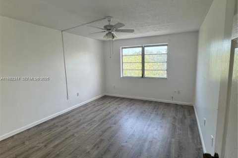 Condo in North Miami, Florida, 1 bedroom  № 2027146
