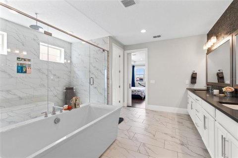 House in Orlando, Florida 5 bedrooms, 430.69 sq.m. № 2147472 - photo 24