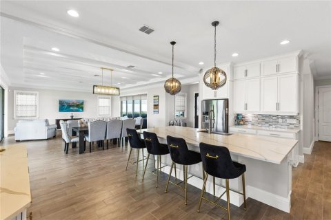 House in Orlando, Florida 5 bedrooms, 430.69 sq.m. № 2147472 - photo 5