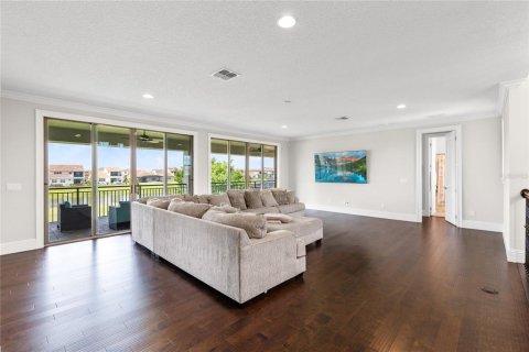 House in Orlando, Florida 5 bedrooms, 430.69 sq.m. № 2147472 - photo 19