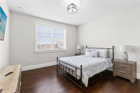 House in Orlando, Florida 5 bedrooms, 430.69 sq.m. № 2147472 - photo 28