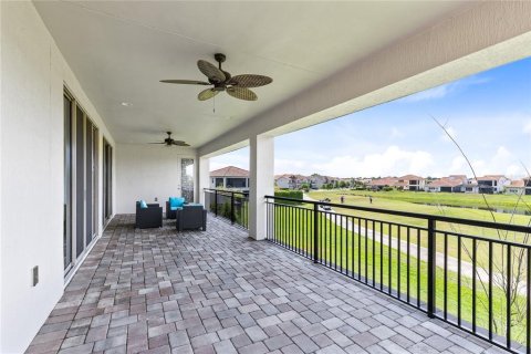 House in Orlando, Florida 5 bedrooms, 430.69 sq.m. № 2147472 - photo 20