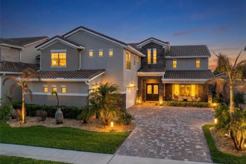 House in Orlando, Florida 5 bedrooms, 430.69 sq.m. № 2147472 - photo 2