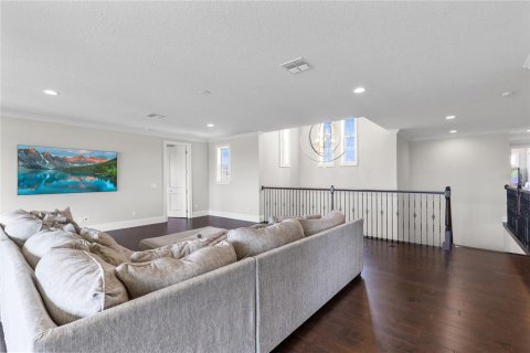 House in Orlando, Florida 5 bedrooms, 430.69 sq.m. № 2147472 - photo 17