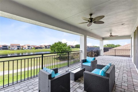 House in Orlando, Florida 5 bedrooms, 430.69 sq.m. № 2147472 - photo 21