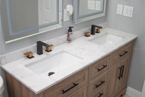 Casa en venta en Tampa, Florida, 3 dormitorios, 92.72 m2 № 1880896 - foto 14