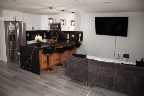 Casa en venta en Tampa, Florida, 3 dormitorios, 92.72 m2 № 1880896 - foto 8