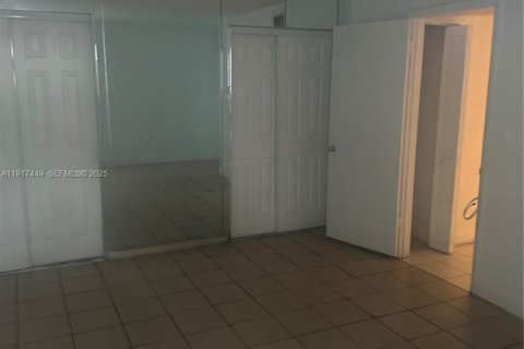 Appartement à louer à North Miami, Floride: 2 chambres, 97.18 m2 № 1988682 - photo 5