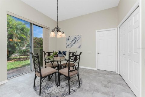 House in Englewood, Florida 3 bedrooms, 176.79 sq.m. № 1910979 - photo 19