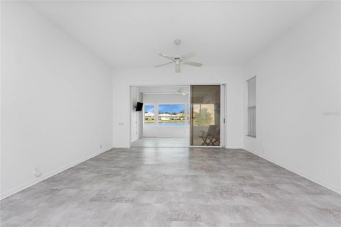 House in Englewood, Florida 3 bedrooms, 176.79 sq.m. № 1910979 - photo 15