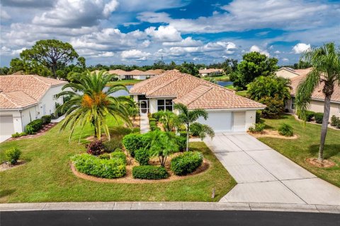House in Englewood, Florida 3 bedrooms, 176.79 sq.m. № 1910979 - photo 1
