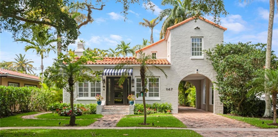 Casa en Coral Gables, Florida 3 dormitorios, 164.99 m2 № 2046679