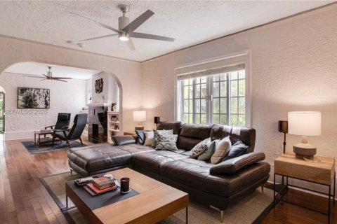 Casa en venta en Coral Gables, Florida, 3 dormitorios, 164.99 m2 № 2046679 - foto 6