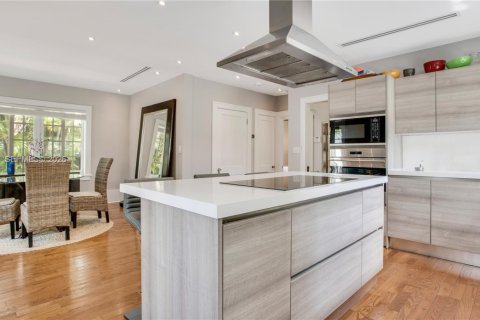 Casa en venta en Coral Gables, Florida, 3 dormitorios, 164.99 m2 № 2046679 - foto 16