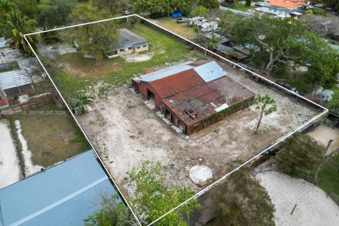 Villa ou maison à vendre à Miami, Floride: 4 chambres, 271.46 m2 № 2007658 - photo 11