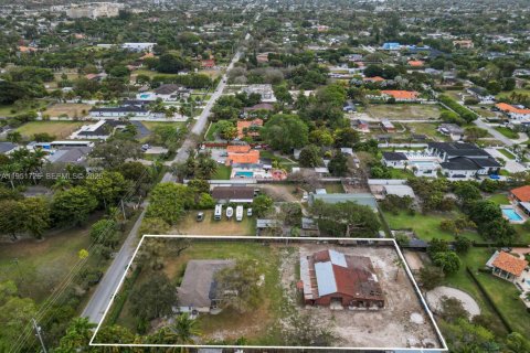 Villa ou maison à vendre à Miami, Floride: 4 chambres, 271.46 m2 № 2007658 - photo 9