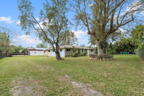 Villa ou maison à vendre à Miami, Floride: 4 chambres, 271.46 m2 № 2007658 - photo 28