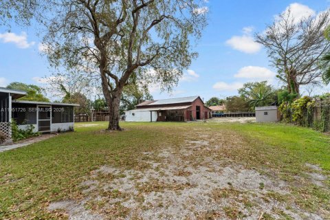 Villa ou maison à vendre à Miami, Floride: 4 chambres, 271.46 m2 № 2007658 - photo 19