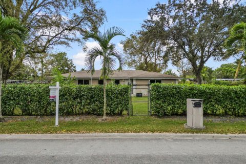 Villa ou maison à vendre à Miami, Floride: 4 chambres, 271.46 m2 № 2007658 - photo 15