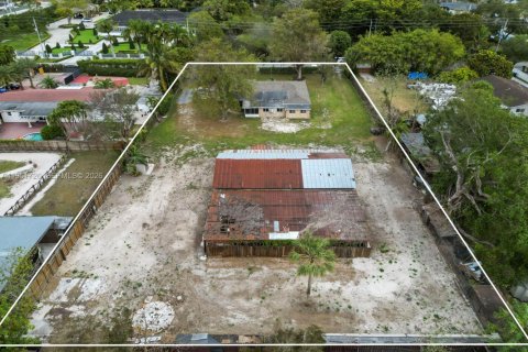 Villa ou maison à vendre à Miami, Floride: 4 chambres, 271.46 m2 № 2007658 - photo 12