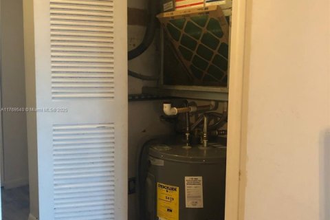 Copropriété à vendre à Hollywood, Floride: 1 chambre, 68.75 m2 № 1958792 - photo 13