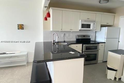 Condo in Miami Beach, Florida, 1 bedroom  № 1940430 - photo 6