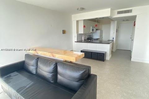 Condo in Miami Beach, Florida, 1 bedroom  № 1940430 - photo 7