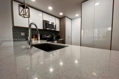 Copropriété à vendre à Miami, Floride: 1 chambre, 70.33 m2 № 2001264 - photo 13