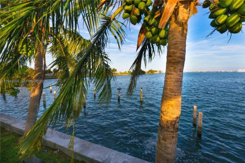 Copropriété à vendre à Miami, Floride: 1 chambre, 70.33 m2 № 2001264 - photo 28