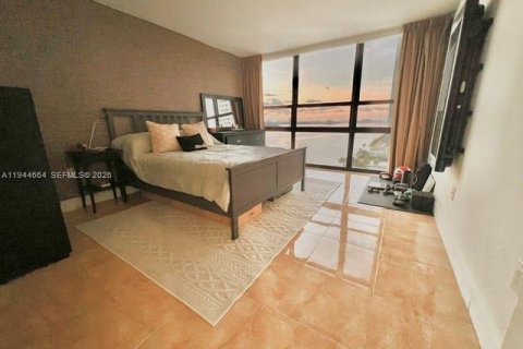 Copropriété à vendre à Miami, Floride: 1 chambre, 70.33 m2 № 2001264 - photo 4