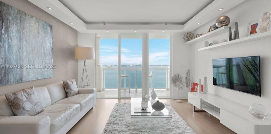 Condominio en North Bay Village, Florida, 1 dormitorio № 1986293