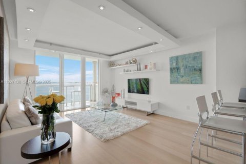 Condominio en venta en North Bay Village, Florida, 1 dormitorio, 70.14 m2 № 1986293 - foto 2