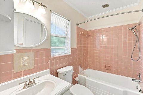 House in Sanford, Florida 4 bedrooms, 218.51 sq.m. № 2258348 - photo 21