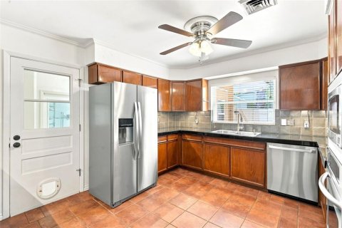 House in Sanford, Florida 4 bedrooms, 218.51 sq.m. № 2258348 - photo 10