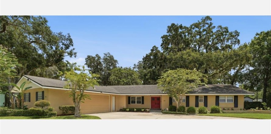 House in Sanford, Florida 4 bedrooms, 218.51 sq.m. № 2258348