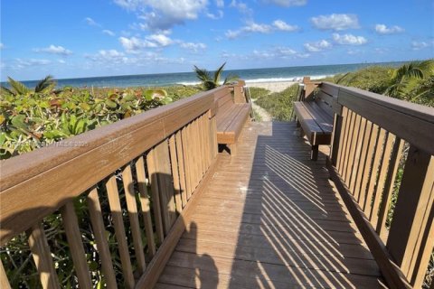 Copropriété à louer à Hutchinson Island South, Floride: 2 chambres, 133.41 m2 № 1713021 - photo 3