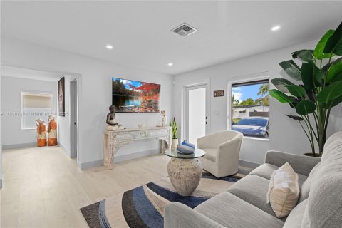 Casa en venta en Miami, Florida, 4 dormitorios, 142.79 m2 № 1951359 - foto 4