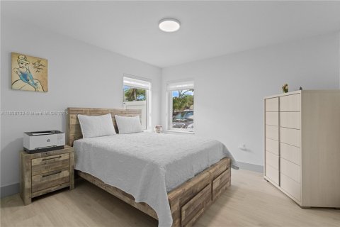 Casa en venta en Miami, Florida, 4 dormitorios, 142.79 m2 № 1951359 - foto 21