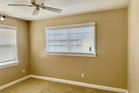 Casa en venta en Apopka, Florida, 6 dormitorios, 389.82 m2 № 1803111 - foto 27