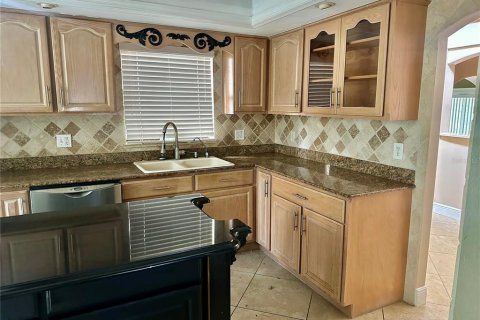 Casa en venta en Apopka, Florida, 6 dormitorios, 389.82 m2 № 1803111 - foto 17