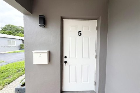 Casa en alquiler en Hollywood, Florida, 1 dormitorio № 2085480 - foto 15
