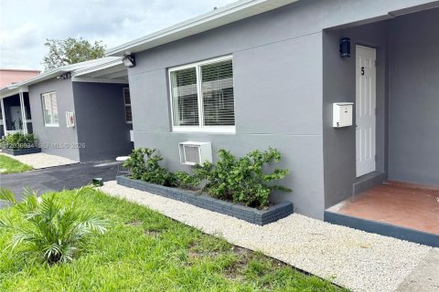 Casa en alquiler en Hollywood, Florida, 1 dormitorio № 2085480 - foto 16