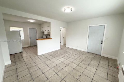 Casa en alquiler en Hollywood, Florida, 1 dormitorio № 2085480 - foto 12