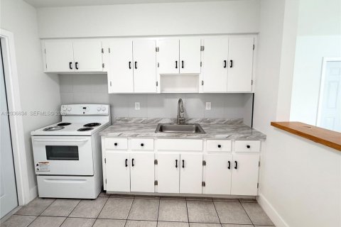 Casa en alquiler en Hollywood, Florida, 1 dormitorio № 2085480 - foto 3