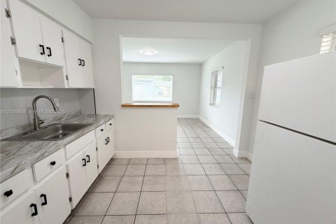 Casa en alquiler en Hollywood, Florida, 1 dormitorio № 2085480 - foto 4
