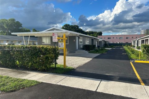 Casa en alquiler en Hollywood, Florida, 1 dormitorio № 2085480 - foto 17