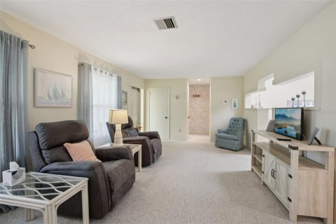 House in Port Charlotte, Florida 2 bedrooms, 129.13 sq.m. № 1914426 - photo 4