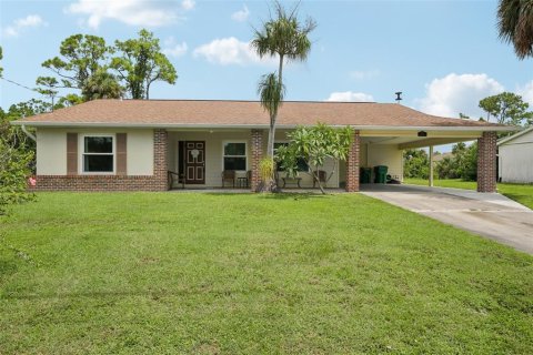 House in Port Charlotte, Florida 2 bedrooms, 129.13 sq.m. № 1914426 - photo 1