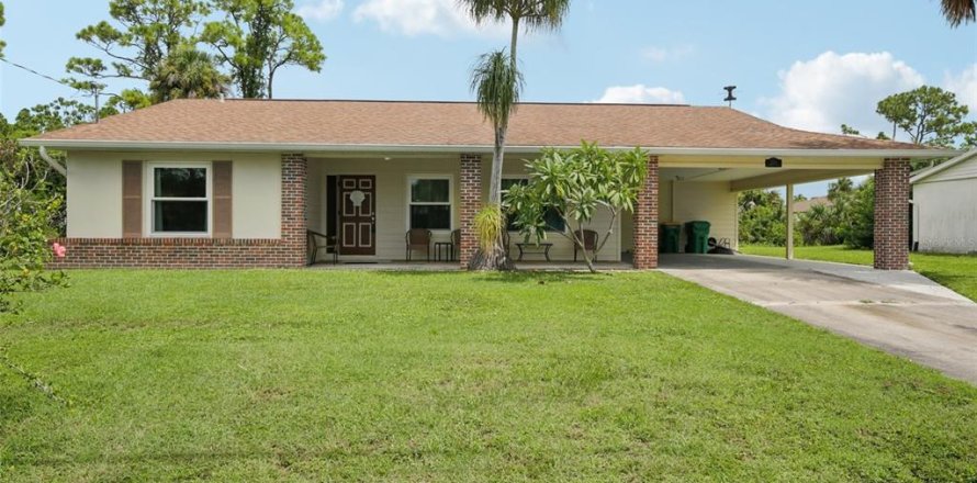 House in Port Charlotte, Florida 2 bedrooms, 129.13 sq.m. № 1914426