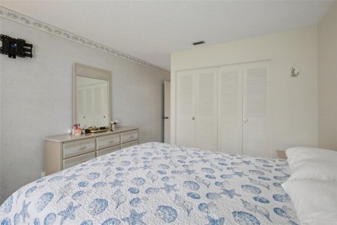 House in Port Charlotte, Florida 2 bedrooms, 129.13 sq.m. № 1914426 - photo 21